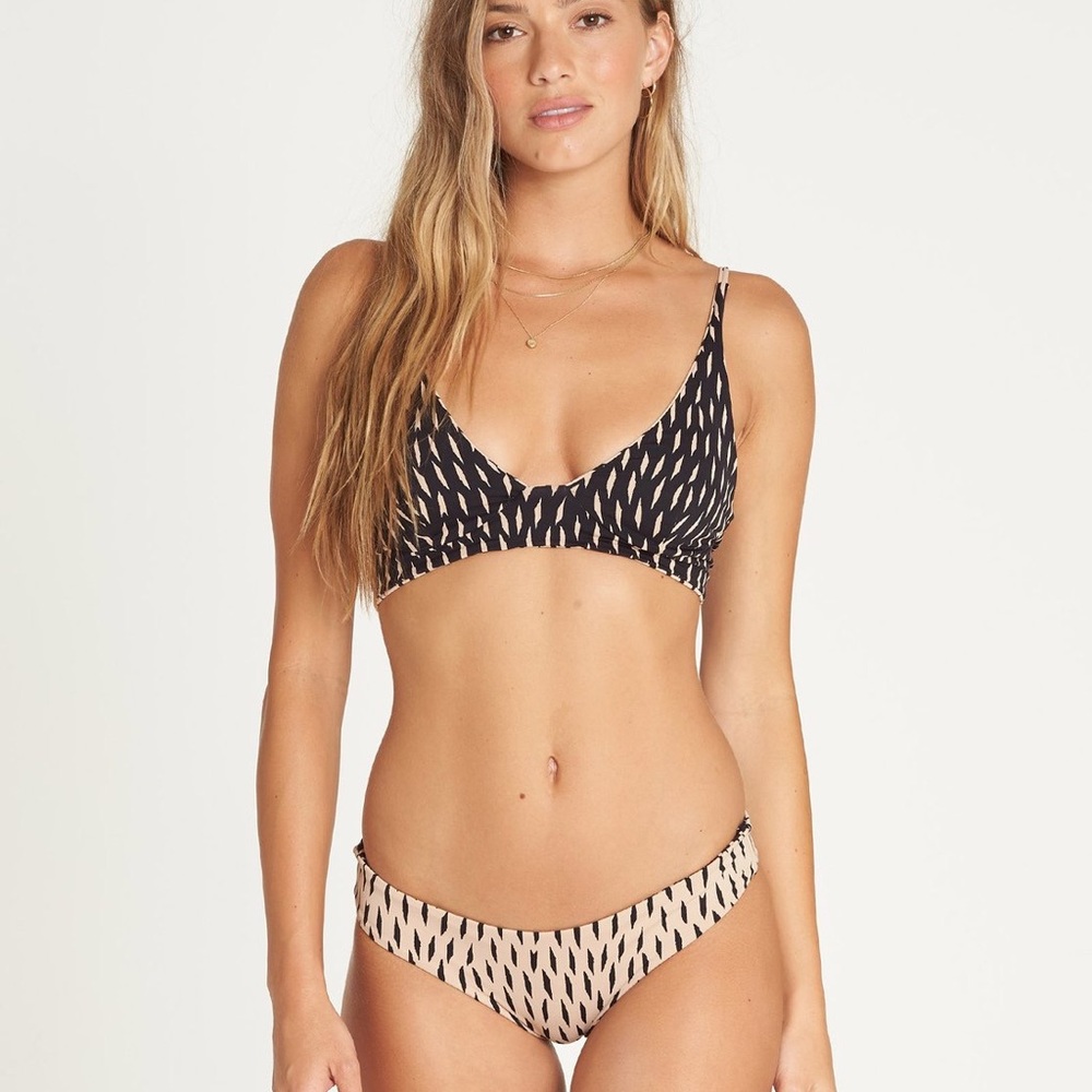 NWT Billabong Bikini Bottom - reversible
